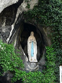 nguồn: https://www.biographyonline.net/spiritual/bernadette-soubirious.html