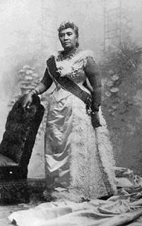 https://upload.wikimedia.org/wikipedia/commons/thumb/9/99/Liliuokalani_of_Hawaii.jpg/302px-Liliuokalani_of_Hawaii.jpg