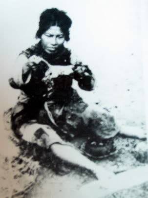 Đói phải ăn cả thịt chuột - Ảnh Võ An Ninh