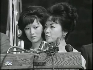 Bà Nhu và Lệ Thủ tại Fordham University. Nguồn: A Television History, ABCNews