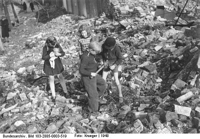 đói khổ sau chiến tranh