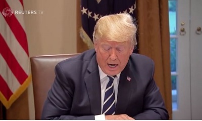Trump đang đọc giấy chữa tội