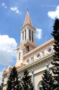 Nhà Thờ Huyện Sĩ ở Sài Gòn