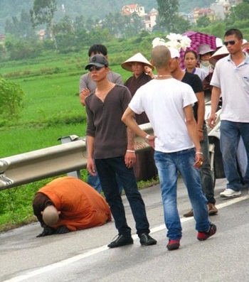 https://4.bp.blogspot.com/-ChsNm6ealR8/UKsa4jN5ZjI/AAAAAAAABJo/CxMO_bZJjKY/s640/images960320_anh_8.jpg
