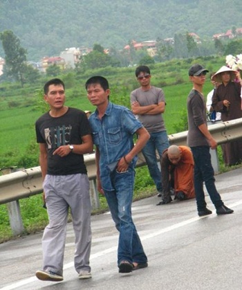 https://3.bp.blogspot.com/-8ca1dRY6Uh8/UKsa31QyzfI/AAAAAAAABJg/I3RIwjnhN-w/s640/images960317_anh_6.jpg