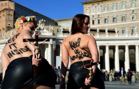 topless femen peter square