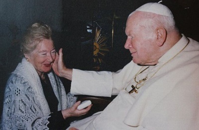 Bà Tymieniecka thăm Giáo hoàng John Paul II ở Vatican