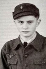 Ratzinger khi còn là thanh niên của Hitler